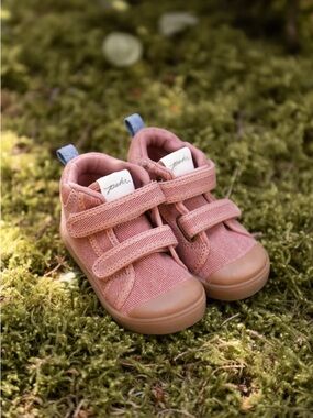 Pehr toddler tea rose color field trip sneakers, size 7.
